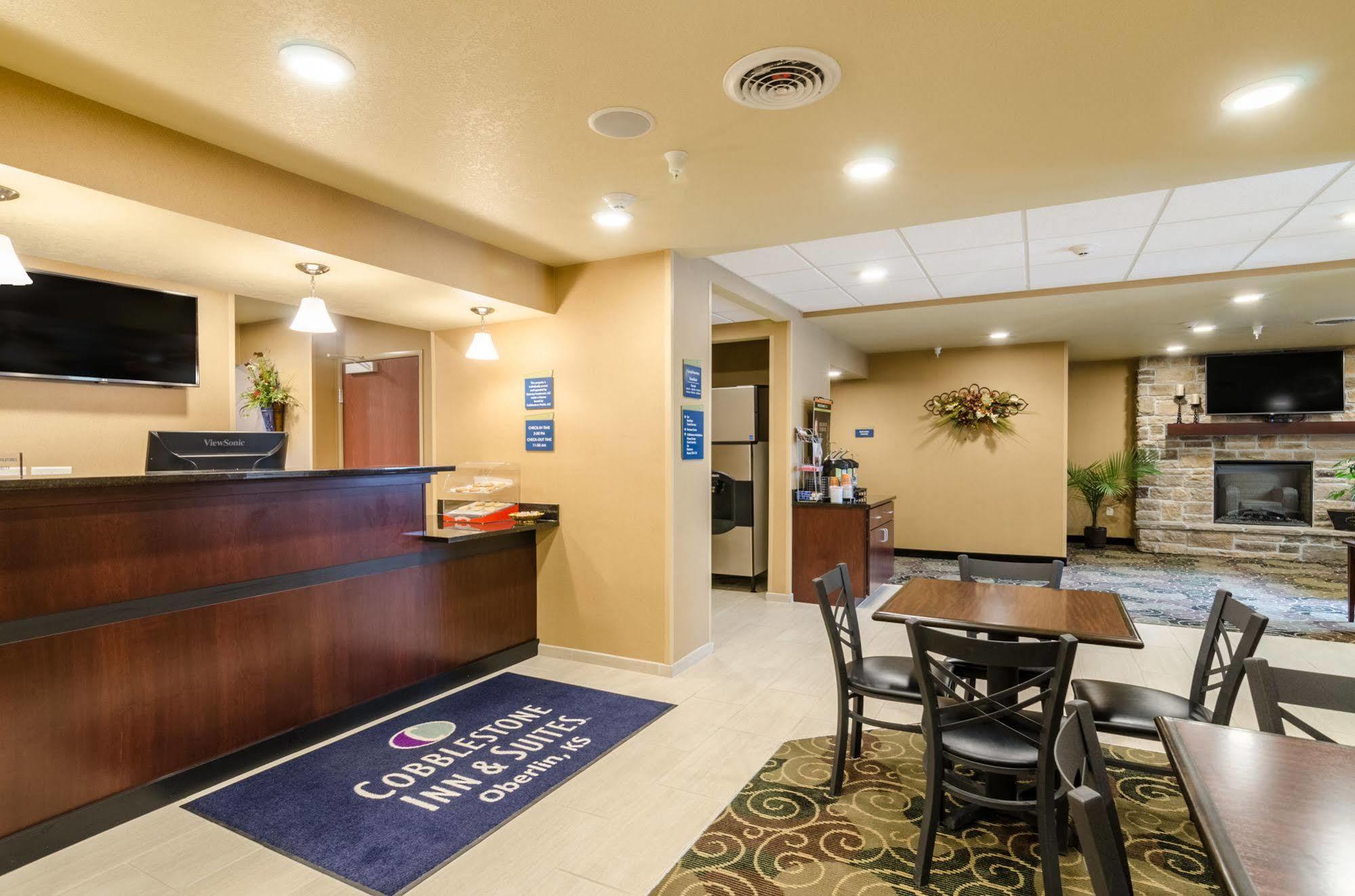 Cobblestone Inn & Suites - Oberlin Exterior photo