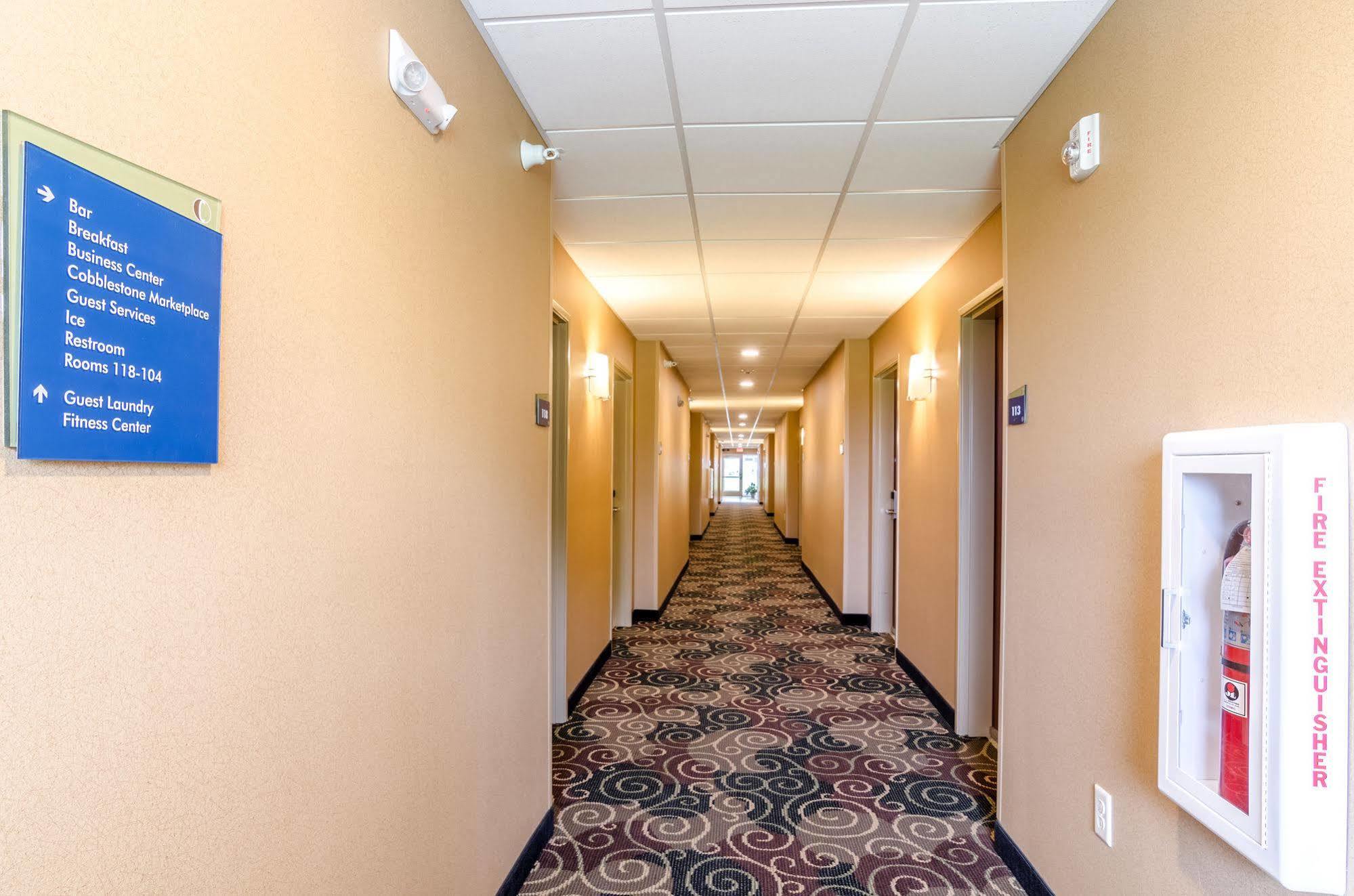 Cobblestone Inn & Suites - Oberlin Exterior photo